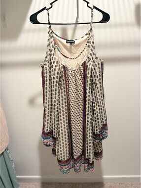Sequin Hearts cold shoulder dress